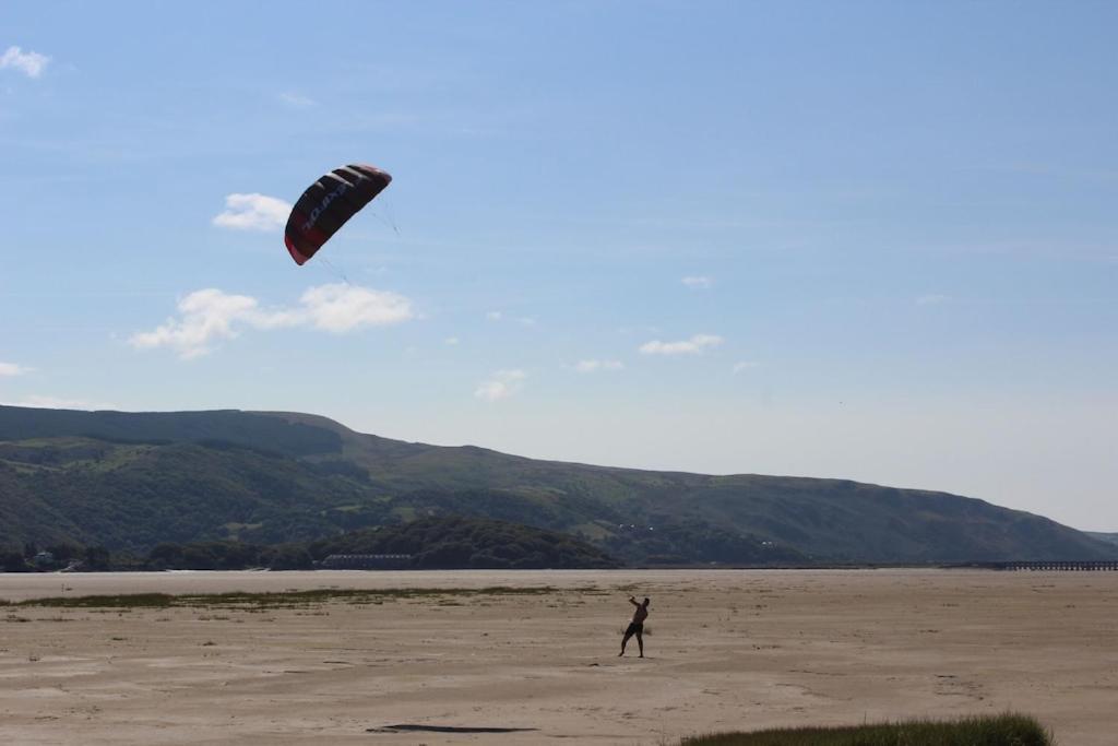 Y Swdio, Ferm Glandwr Apartment Barmouth Bagian luar foto
